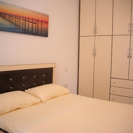 Pleasant Apartment With Free Dedicated Parking In Komuna E Parisit Tirana Exterior photo
