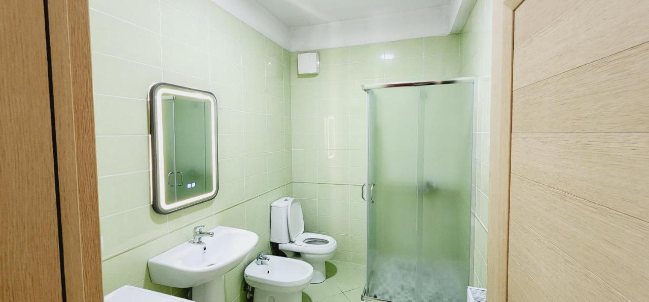 Pleasant Apartment With Free Dedicated Parking In Komuna E Parisit Tirana Exterior photo